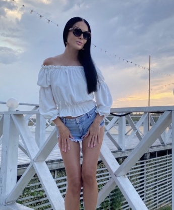 Живу в Москве, и мои услуги превосходят все ожидания. Ты сможешь насладиться мной в полной мере. У меня есть много возможностей для тебя: массаж, стриптиз, ролевые игры и многое другое. Уверяю, ты останешься довольным и захочешь вернуться ко мне снова и снова. Мои фото подтверждают мою привлекательность и сексуальность. У меня множество отзывов, которые говорят обо мне только лестные слова. 🌟 Если ты ищешь незабываемый опыт, то я здесь для тебя. Жду твоего звонка! 😉 15810, 34 года