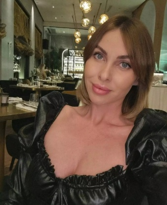 Живу в самом сердце Москвы, и могу стать для тебя идеальной компаньонкой. Разнообразие моих услуг позволит нам погрузиться в мир страсти и разврата. Готова реализовывать самые скрытые фантазии и быть твоей верной служанкой. Могу сопровождать тебя на мероприятиях, в деловых поездках или просто оставаться наедине, утонув в безумной страсти. Отличные отзывы и фото, которые сможешь увидеть, подтвердят мою красоту и привлекательность. Доверься мне и я открою для тебя новые грани удовольствия. 💋 2547, 27 лет